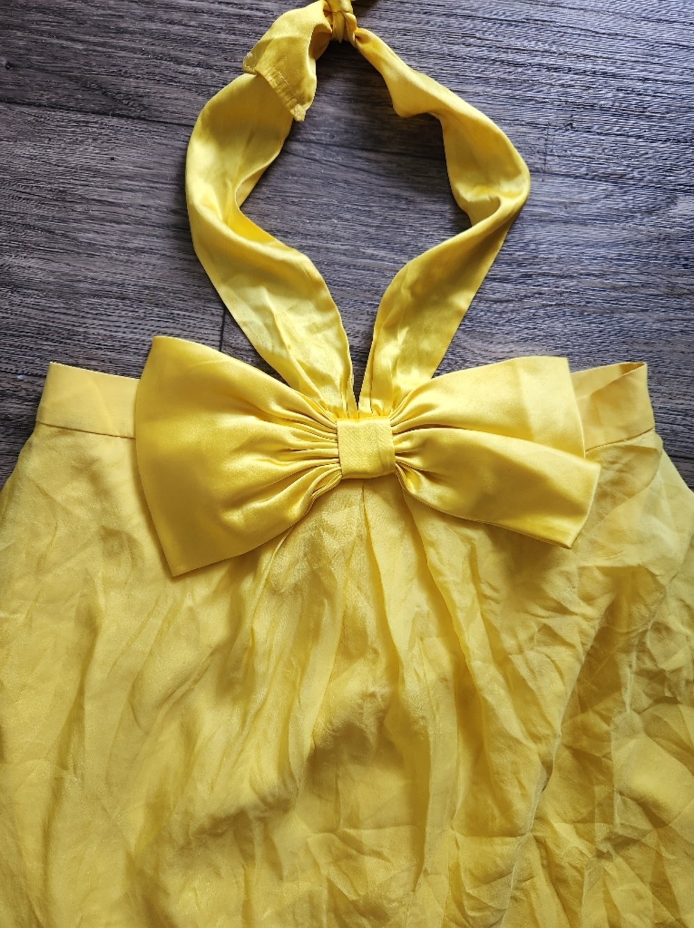 Alice + Olivia Bow Yellow Silk Halter Babydoll Top - Picture 2 of 7